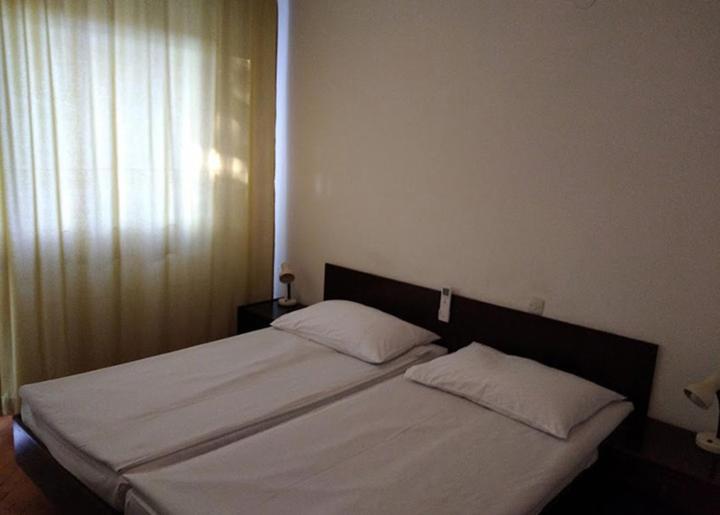 Boarding House Lucija Hotel กอสเตรนา ภายนอก รูปภาพ